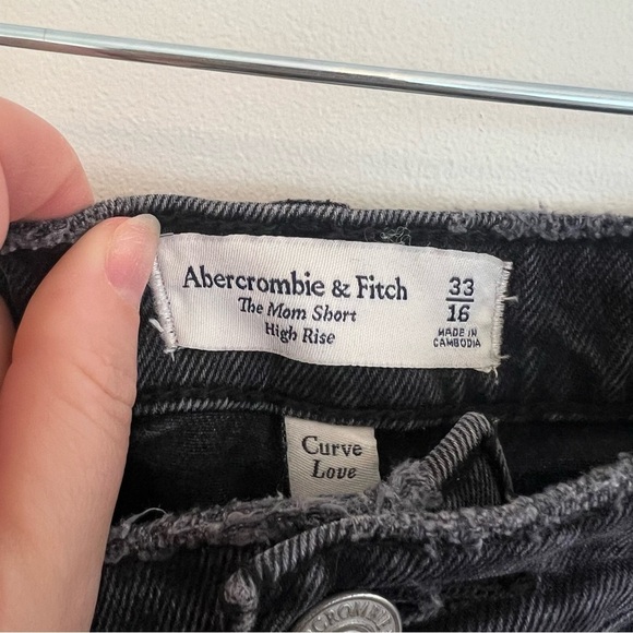 Women's Black Denim Mom Shorts High Rise - Picture 3 of 5